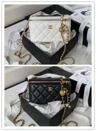 Picture of Chanel Handbags _SKUfw239861841fw